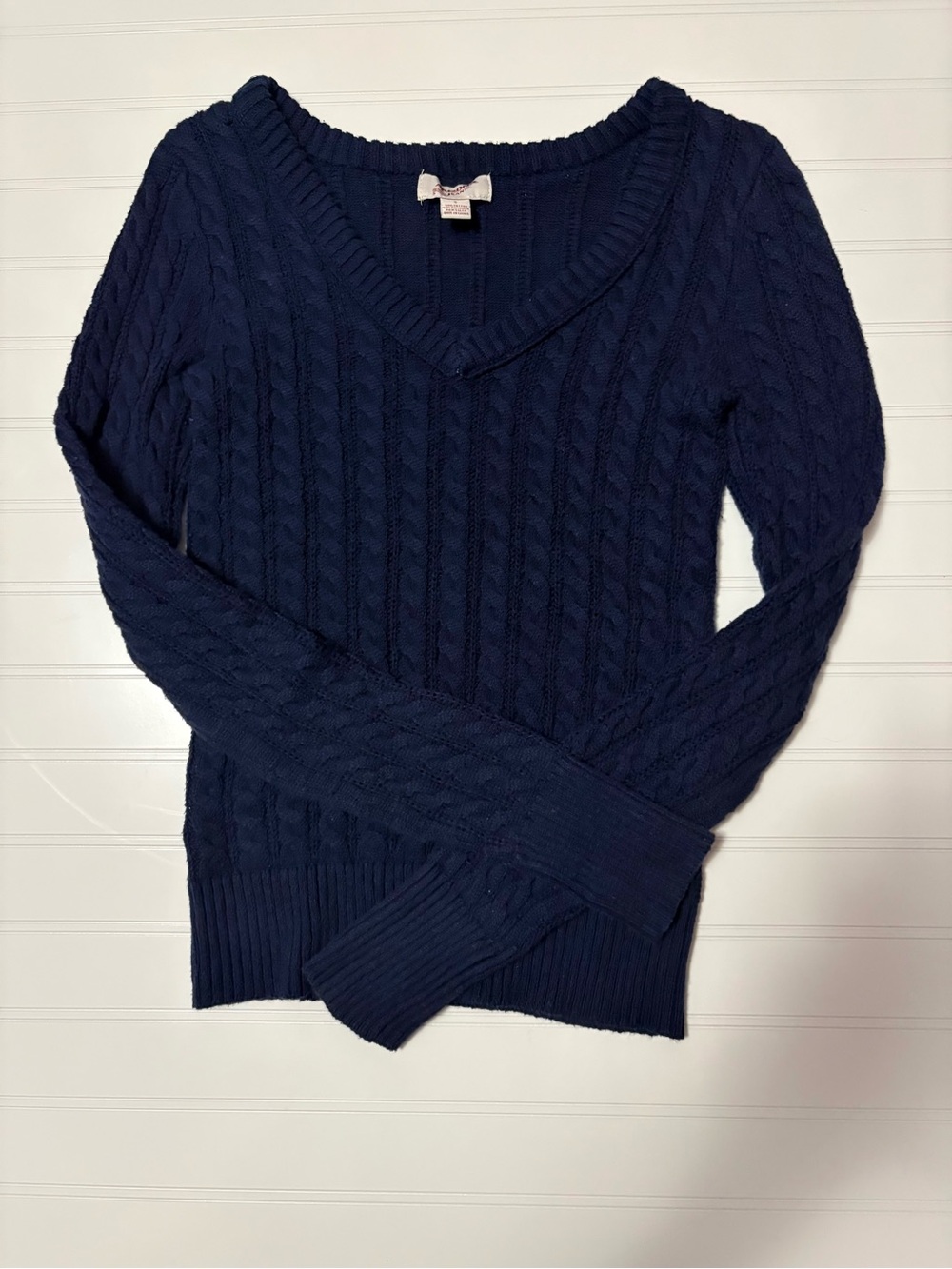 Vintage Arizona Jean Company Women's Navy Cable V-Neck Sweater